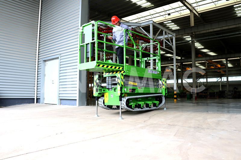 Crawler Scissor Lift