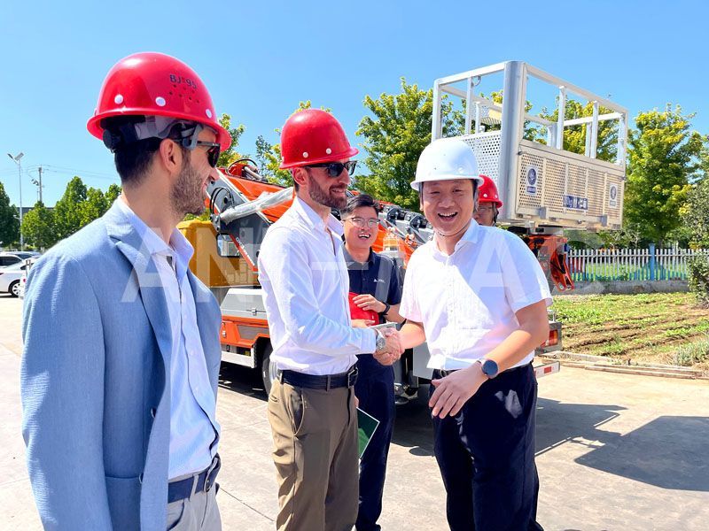 Turkish Client ORUC Visits Factory