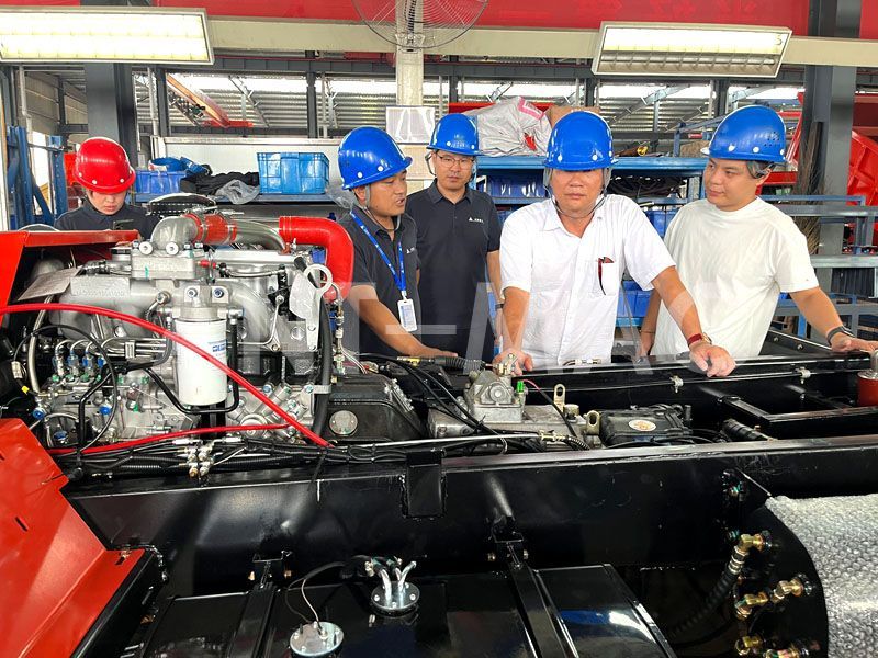 Malaysian Client Visits Our Factory