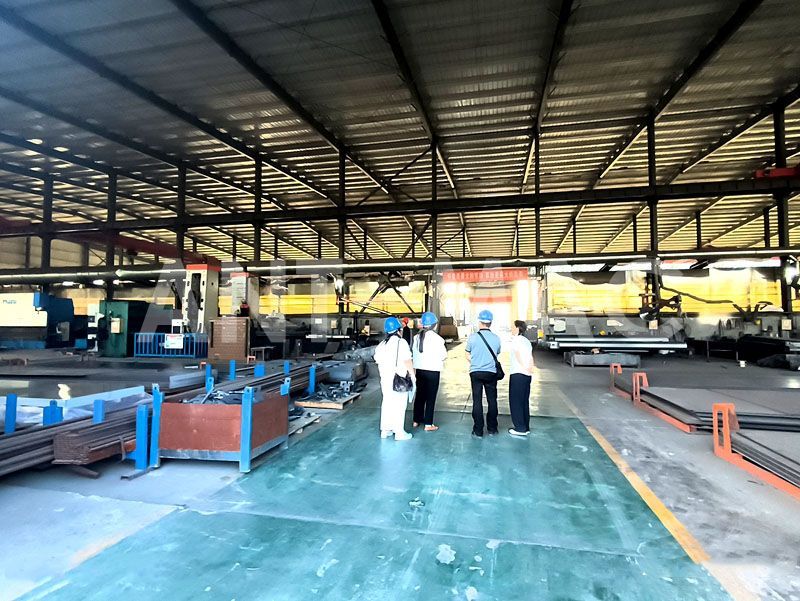 Indonesian Delegation Visits Factory Inspection