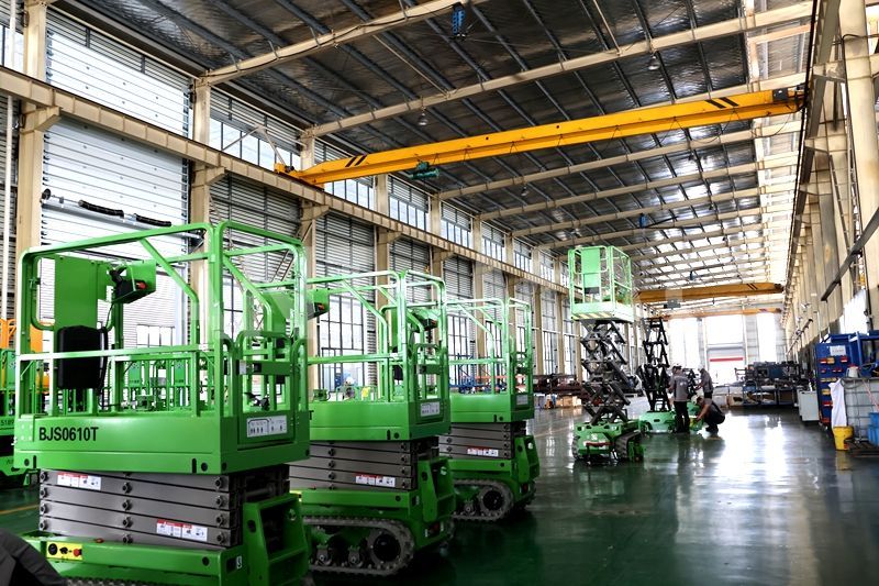 ﻿A Practical Guide to Aerial Lift Operation and Risk Prevention