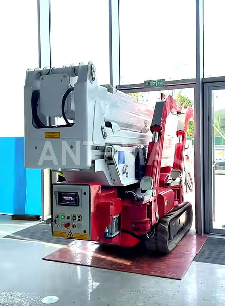 Articulating Booms Solve Warehouse Challenges