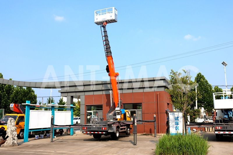 Dual-Chain Telescopic Boom Truck-Mounted Aerial Work Platform