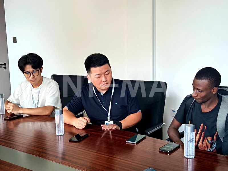 Burkina Faso Client Takes a Close Look At High-Performance Truck-Mounted Aerial Work Platform Burkina Faso Client Takes a Close Look At High-Performance Truck-Mounted Aerial Work Platform