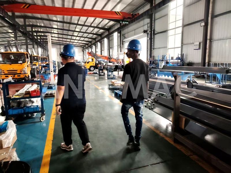 Burkina Faso Client Takes a Close Look At High-Performance Truck-Mounted Aerial Work Platform Burkina Faso Client Takes a Close Look At High-Performance Truck-Mounted Aerial Work Platform