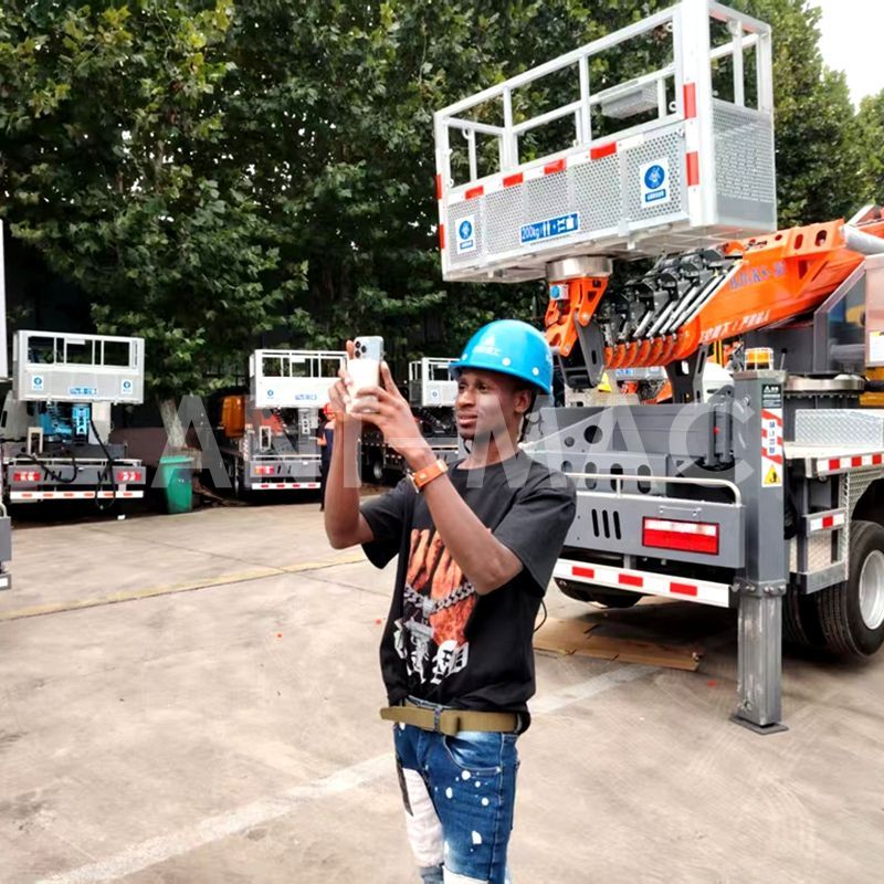 Burkina Faso Client Takes a Close Look At High-Performance Truck-Mounted Aerial Work Platform Burkina Faso Client Takes a Close Look At High-Performance Truck-Mounted Aerial Work Platform