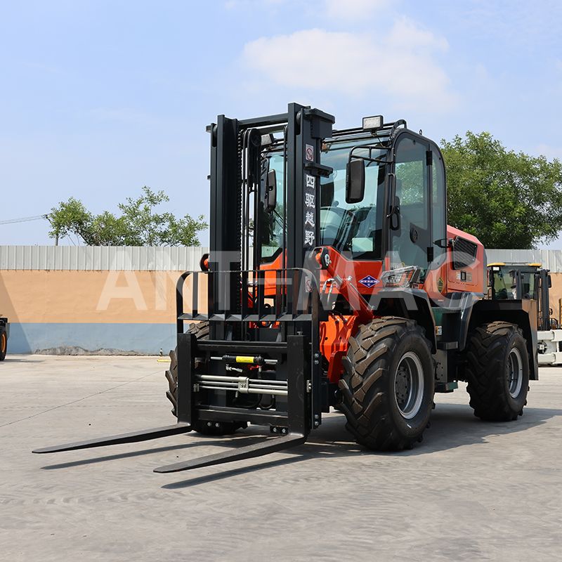 All-terrain forklift All-terrain forklift