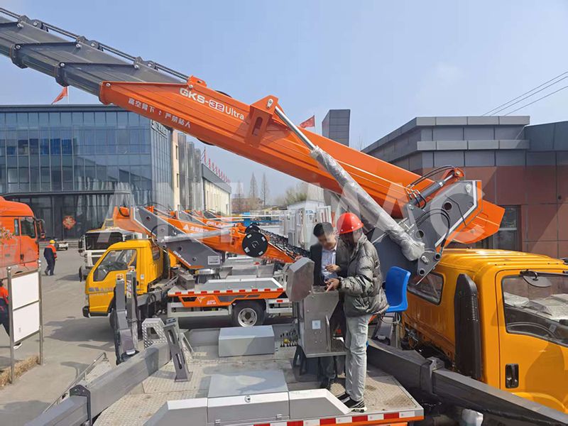 Vehicle-mounted aerial work platform Vehicle-mounted aerial work platform